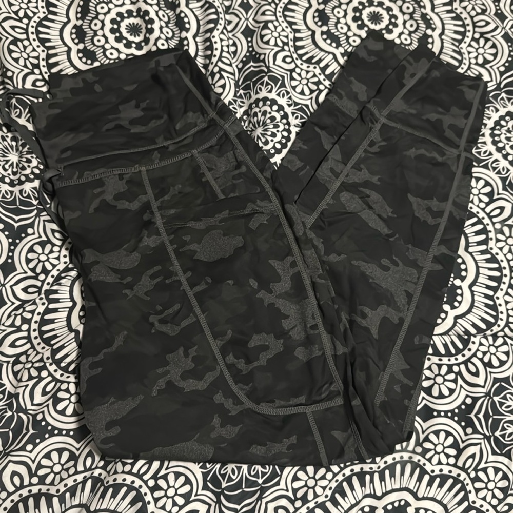 Fabletics Camo Joggers w/Pockets size small